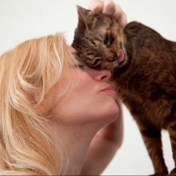 Meet your Posher, Laura - Picture 4 of 16